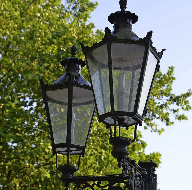 Um die  Antik-Leuchten beim Rathaus  z...tze. Das wird erst spter realisiert.   | Foto: Sigrid umiger