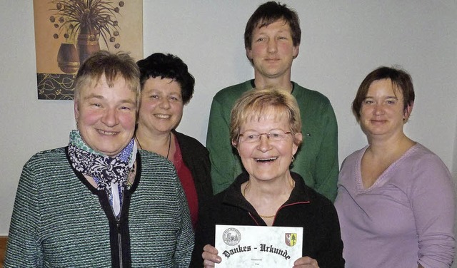 Der  Vorstand der Hotzenwald-Trachteng...ann,  Sigrid Michel,  Nicole Michels.   | Foto: S. Schneider