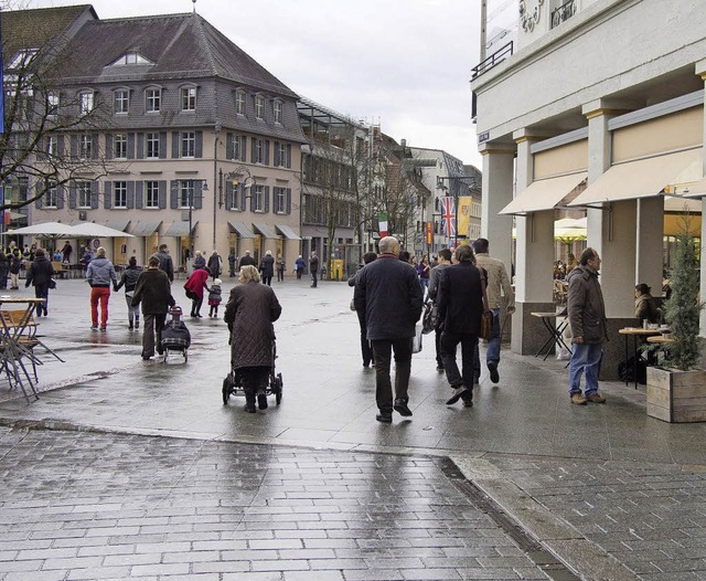 Auch belebt und beliebt, wenn das Wett...o toll ist: die Lrracher Innenstadt.   | Foto: Henry Balaszeskul