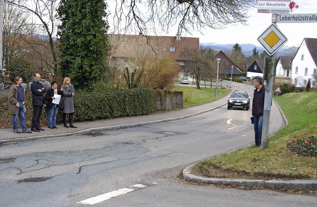 Bei der Einmndung Schopfheimerstrae ...berholzstrae soll es sicherer werden.  | Foto: Perta Wunderle