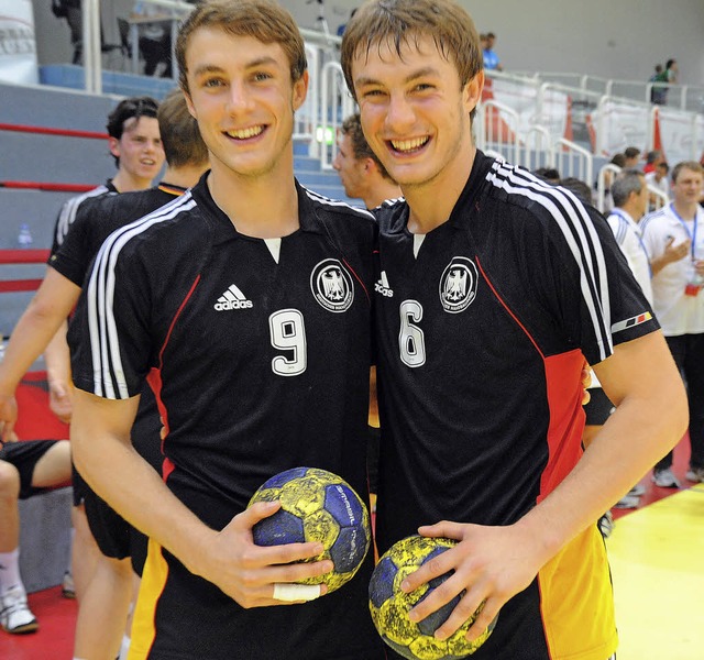 Am Ball: Tom (li.) und Lars Spie   | Foto: Heuberger