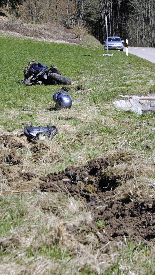 Bei dem Unfall wurde der Motorradfahre...t mittels Hubschrauber von Nten war.   | Foto: aqka