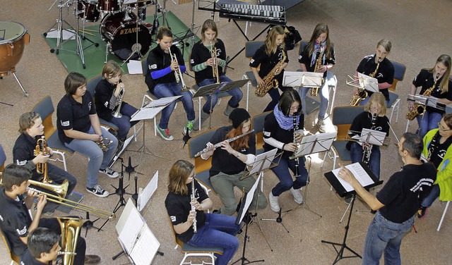 Das Schlerorchester des Musikvereins ...ag das Ergebnis der Probenarbeit vor.   | Foto: Heidi Fssel