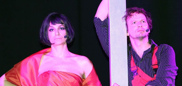 Die Schauspieler Alexandra Kamp und Ro...en so die Aussage bekannter Popsongs.   | Foto: Nicola  Westphal