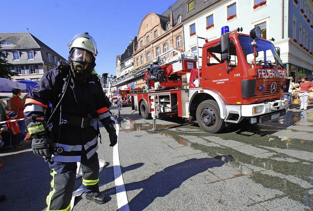 Was die Feuerwehr kann, lernt die Bev...och von der ffentlichkeit unbemerkt.   | Foto: Barbara Ruda