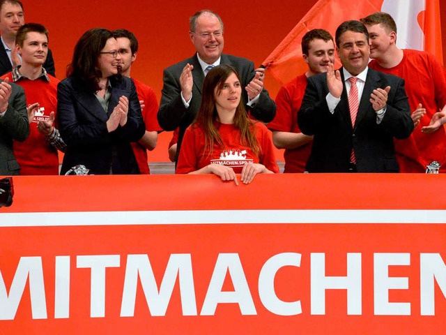 Hat zum Ende des Parteitags gut Lachen: SPD-Kanzlerkandidat Peer Steinbrck  | Foto: dpa