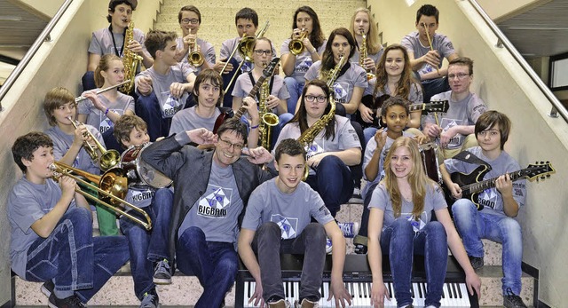 Die Bigband der Theodor-Frank-Realschule mit Lehrer Stephan Hofstetter  | Foto: BZ