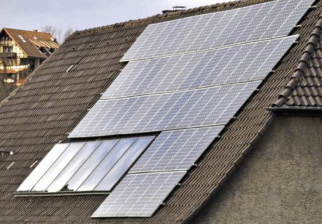 Energie von oben: Photovoltaik- und So... sie bietet die Gemeinde Au Potenzial.  | Foto: Julius Wilhelm Steckmeister