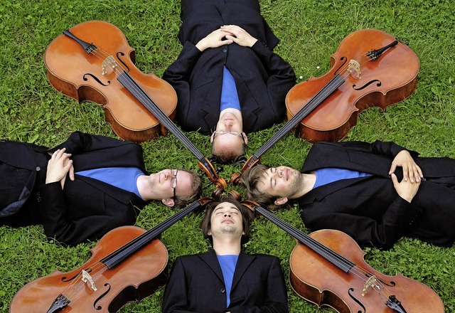 Die vier &#8222;Evang-Cellisten&#8220;...ein Konzert in der Wehrer Stadthalle.   | Foto: Veranstalter