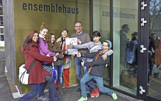 Daniela Hillenbrand  und ihre Friedric...nd Hans-Georg Kaiser vom FBO (mitte).   | Foto: bz