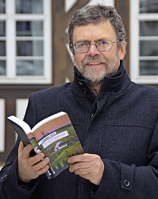 Thomas Erle mit der &#8222;Teufelskanz...andel und Belchen spielen eine Rolle.   | Foto: Sylvia-Karina Jahn