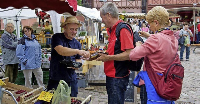 Treffpunkt Wochenmarkt: Mit neuen Akti...Ettenheimer Rathaus neu belebt werden.  | Foto: Stadt ETTenheim