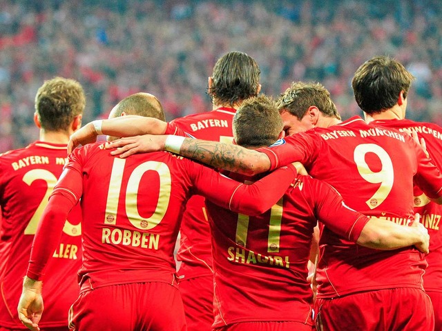 Die Bayern freuen sich ber ihre Treffer.  | Foto: dpa
