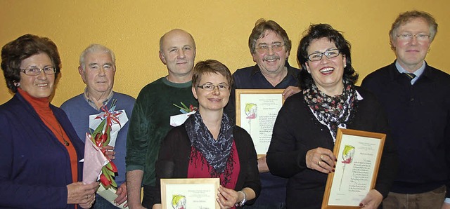 Helene Fuhrer, Gerhard Bantle und Hube...farrer Winter gratulierte. (von links)  | Foto: Jutta Binner-Schwarz