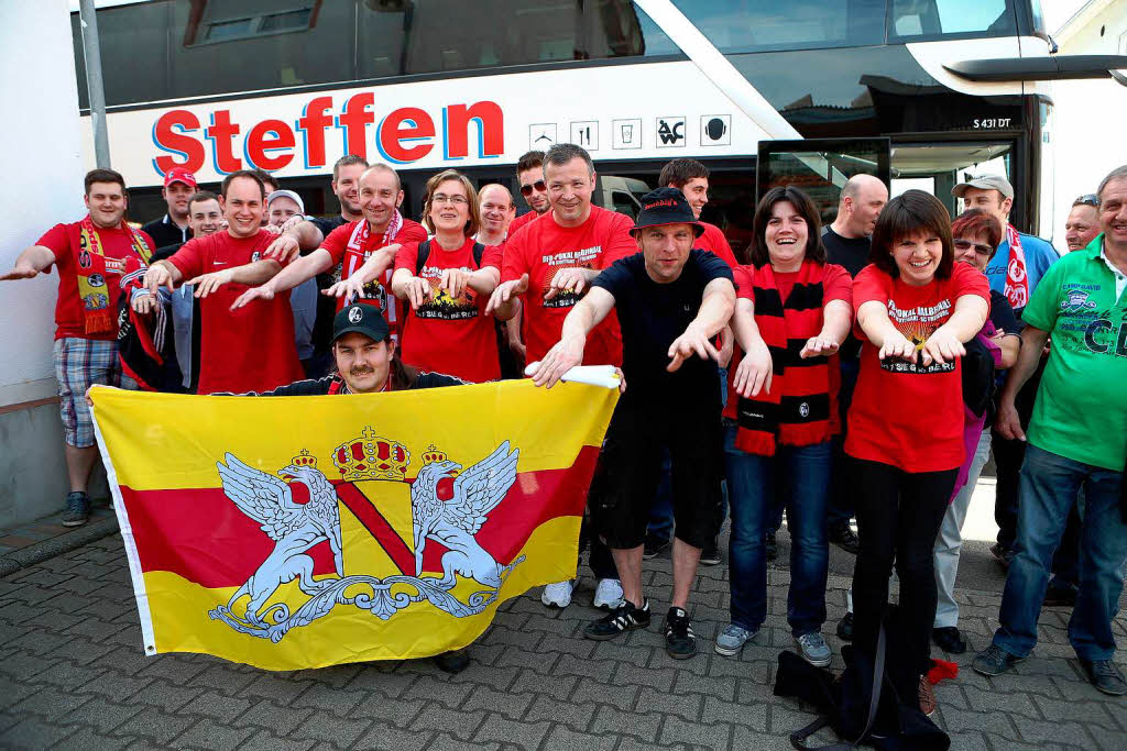 Auch In Kappel-Grafenhausen haben sich zig Fans auf den Weg nach Stuttgart gemacht: Sie wollen dae DfB-Pokal-Halbfinale live sehen.