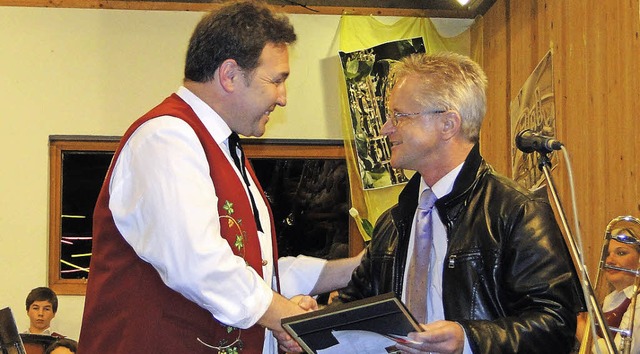 Beim Frhjahrskonzert des Musikvereins...s Kaiserstuhl-Tuniberg, ausgezeichnet.  | Foto: elisabeth saller