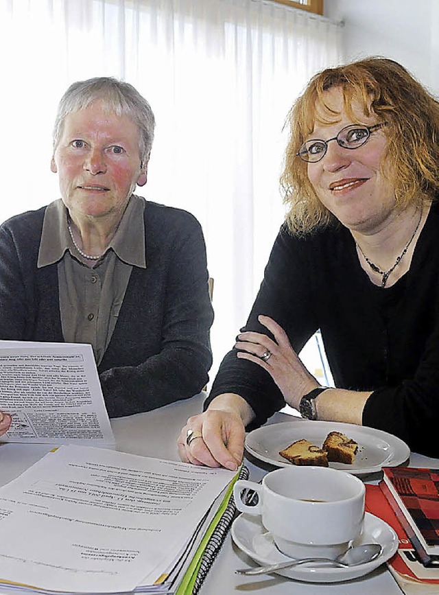 Erna Zipf (links) und Pfarrerin Christine Egenlauf   | Foto: w. knstle