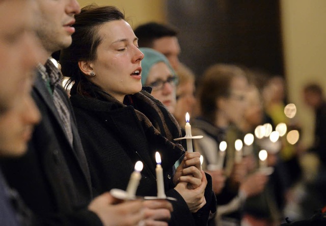 In einer Kirche in Boston trauern die Glubigen um die  Opfer des Anschlags.    | Foto: AFP