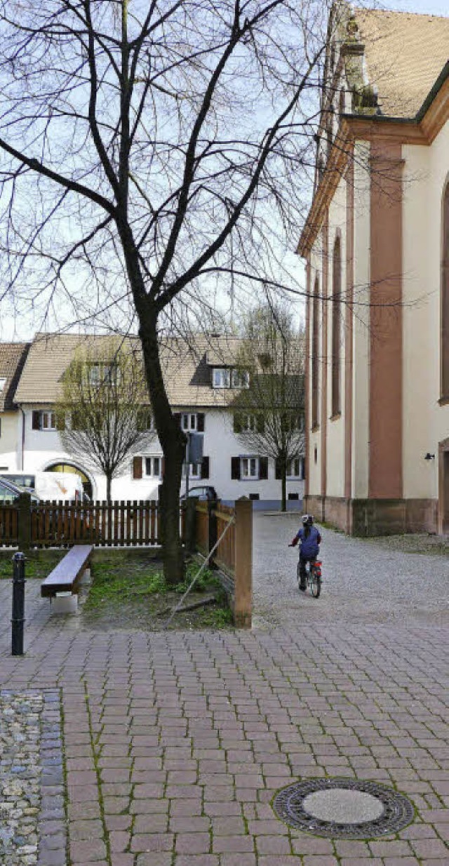 Autos oder Kinder? Bisher wird die Kie...als Parkflche fr neun Autos genutzt.  | Foto: Christel Hlter-Hassler