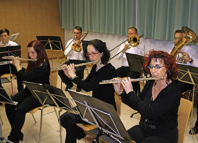 Ein abwechslungsreiches Repertoire bot... Leitung von Dirigent Martin Danneck.   | Foto: Fotos: Karin Heiss