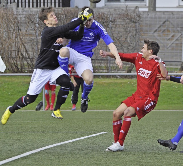 Anrennen ohne Lohn: Auch der kopfballs...z-Wollmatingen mit einem 1:1 begngen.  | Foto: Bernd Seger