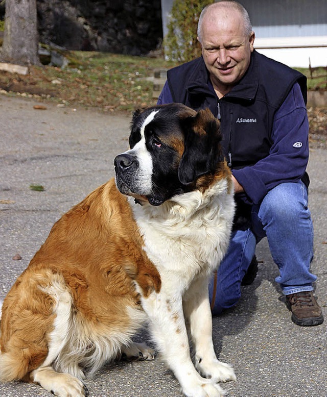 Venzy hatte Besuch von zwlf Bernhardi... Spa pur fr sie und  Gunter Rieble.   | Foto: Eva Korinth