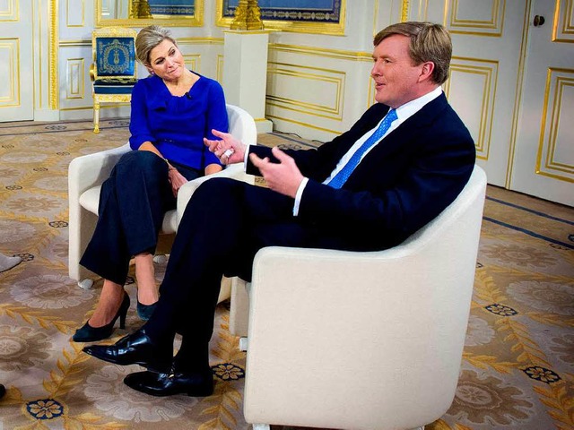 Mxima lie Willem-Alexander im Gesprch den Vortritt.   | Foto: FP