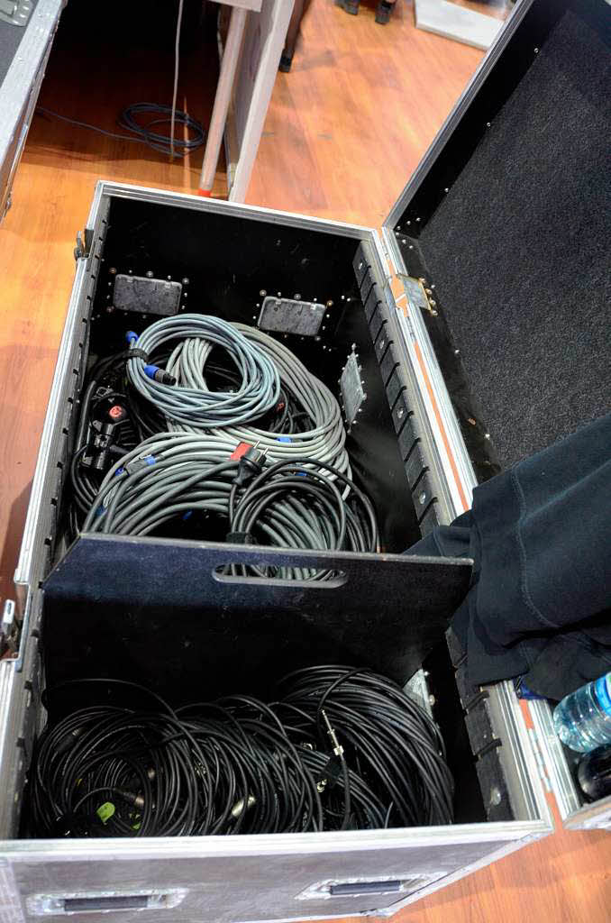 20 Kilometer Kabel werden verlegt. 20 Kilometer Kabel werden verlegt.