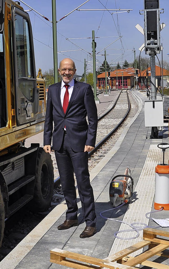 SWEG-Vorstandsmitglied Walter Gerstner...taufen, wo letzte Hand angelegt wird.   | Foto: Rainer Ruther