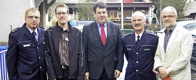 Lothar Mhl (Leiter des Polizeipostens...orstellung der Polizeistatistik 2012.   | Foto: Heiner Fabry