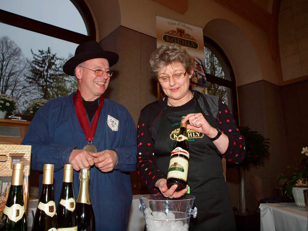 Jean-Marie und Valerie Koehly aus Kintzheim prsentieren ihren Wein, der unterhalb  der Hochknigsburg wchst.