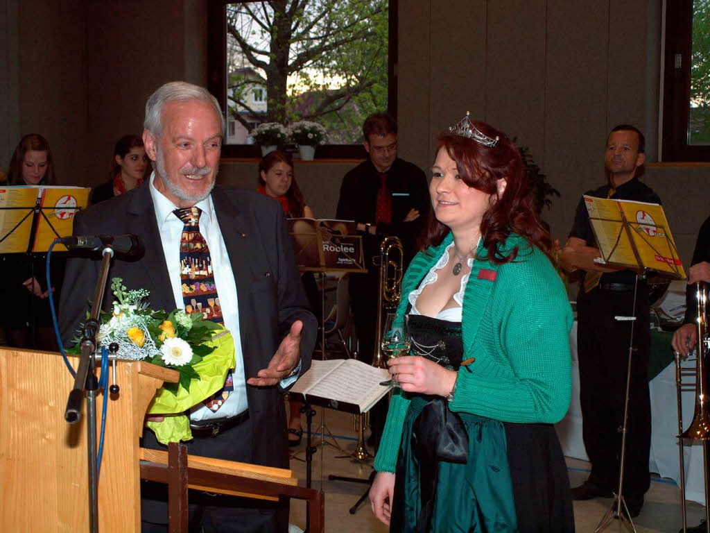 Schirmherr und Weinprinzessin erffnen: Brgermeister Ernst Schilling und Nicole Grafmller.