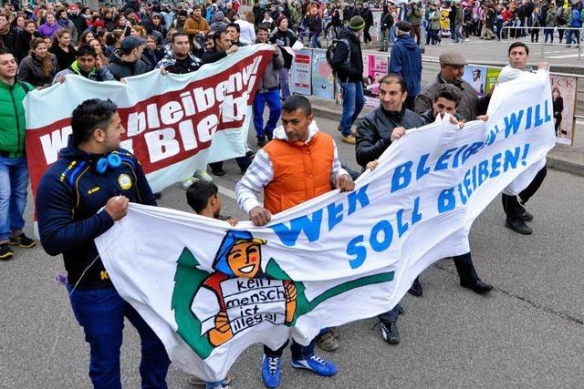 500 Demonstranten protestieren gegen Roma-Abschiebung
