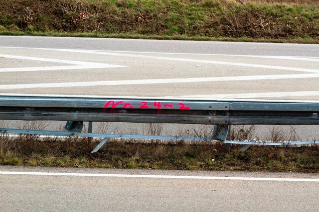 Beweisstck 24-2: Eine Leitplanke am Unfallort in der Nhe von Denzlingen   | Foto: Dominic Rock/Michael Bamberger