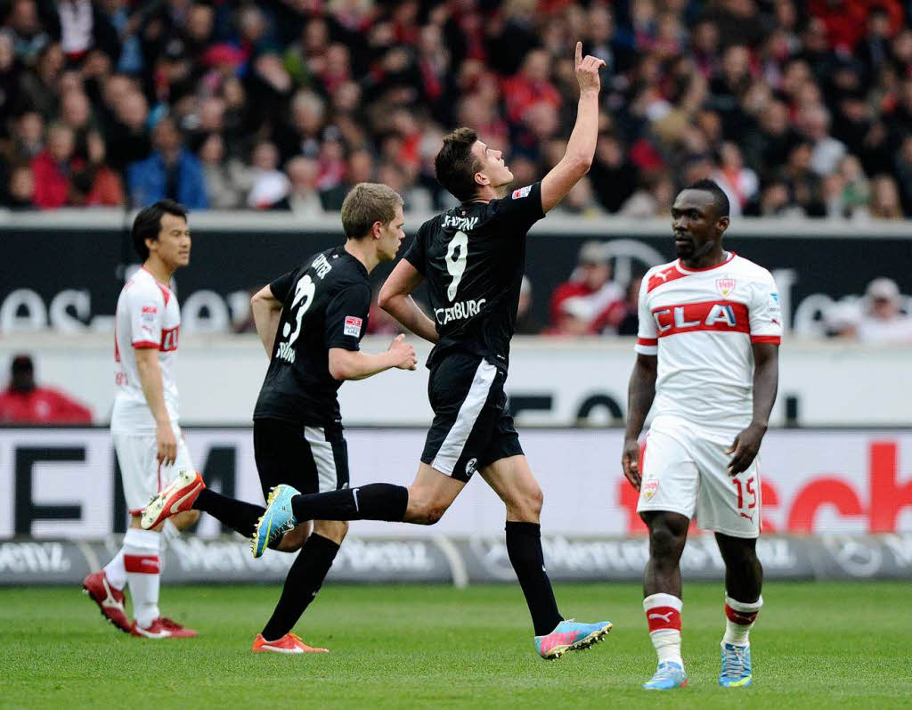 Ivan Santini jubelt nach dem 2:1-Anschlusstreffer.