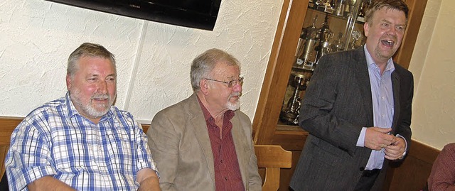 Gerhard Burgath, Willi Weber und Dr. T...rsammlung des Ortsvereins (von links).  | Foto: Ulrike Jger
