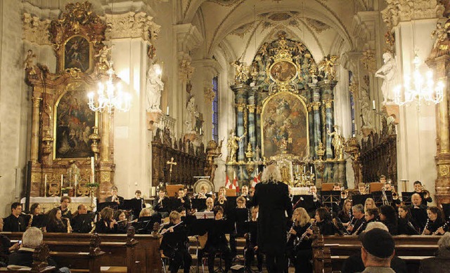 Die Musiker der Stadtmusik Waldkirch p...n abwechslungsreiches Konzertprogramm.  | Foto: Hans Jrgen Kugler