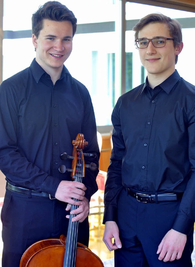 Cellist Antoine Sll (links) und Oliver Urban  | Foto: michael bamberger