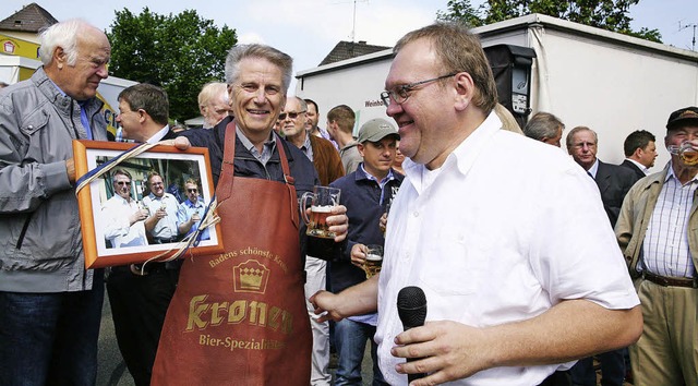 Alt-Ortsvorsteher Hans Hug war 2011 de...rtgige Altdorfer Volksfest erffnete.  | Foto: ARCHIVFOTO: DECOUX-KONE