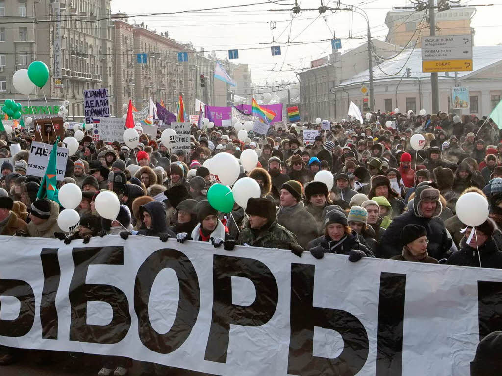 Wahlflschung : Beispielsweise in Russland protestierten 2012 mehr als 100.000 Menschen gegen Flschungen bei  der Duma-Wahl.