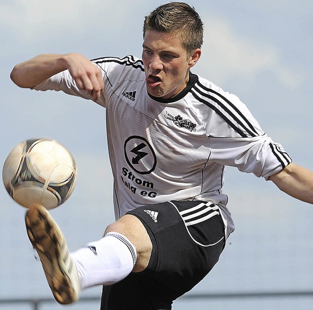 Derzeit &#8222;nur&#8220; SVS-Kicker, ... Binder  Spielertrainer beim SV Saig.   | Foto: seeger