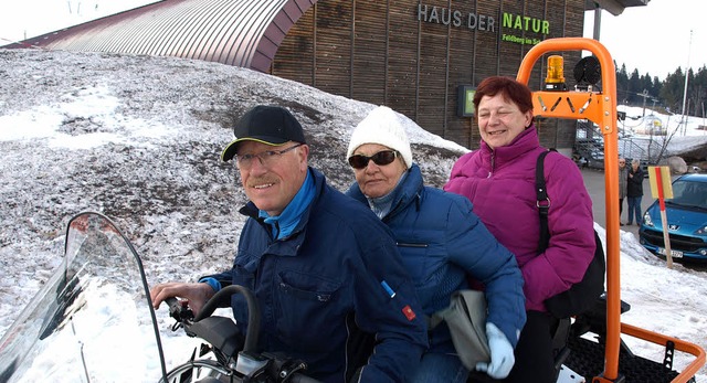 Ein besonderes Abenteuer: Auf dem Skidoo zum Talk im  Feldbergturm.   | Foto: Marion Pfordt