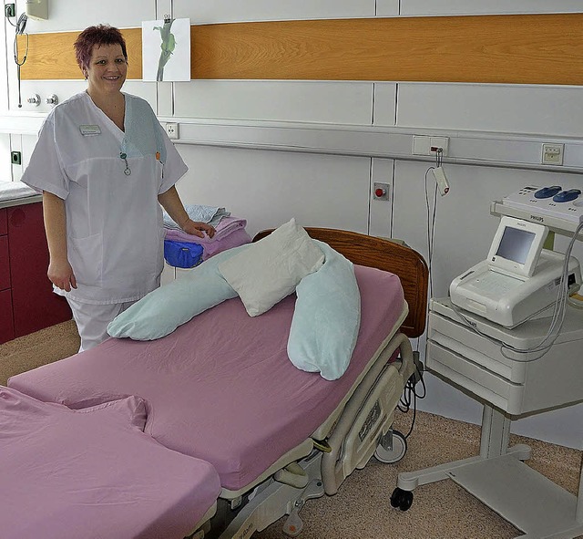 Das Bett im Kreisaal des Bad Sckinge...eginnen dort bei Entbindungen helfen.   | Foto: Archivfoto: Gilg