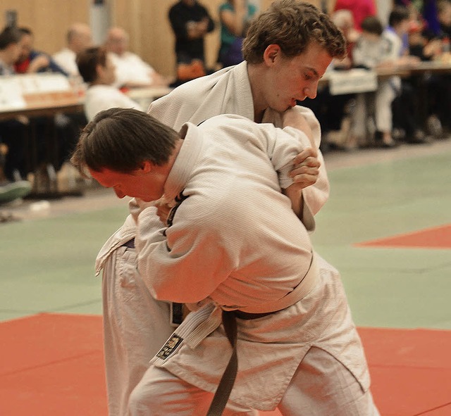 Erfolgreich  bei der DM im G-Judo in  ...s Zell vom JC Grenzach-Wyhlen (hinten)  | Foto: Jochen Dippel