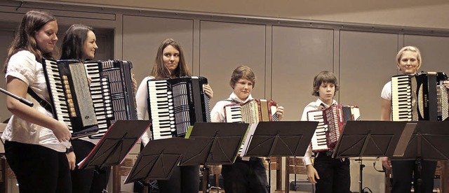 Die  Harmonikafreunde Mllheim begeistern das Publikum beim Frhlingskonzert.   | Foto: Gisela Lambrecht-Werner