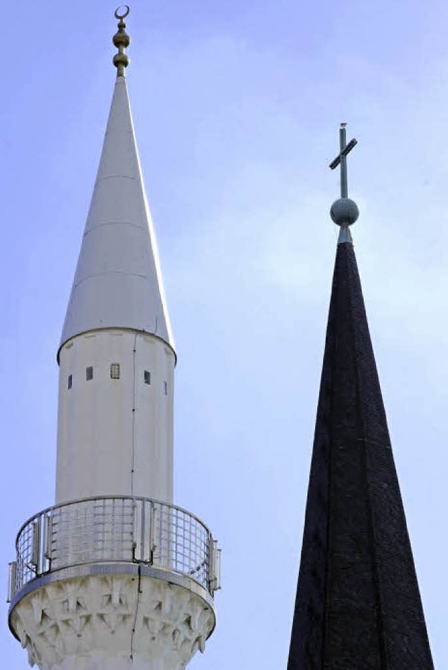 Moschee und Kirche in Mannheim   | Foto: DPA
