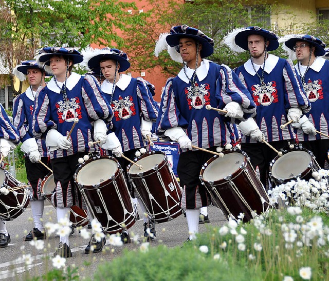 Auch dieses Jahr wird der Fanfarenzug ...em Maibaum ein kleines Konzert geben.   | Foto: Hubert Bleyer