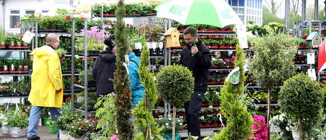 Das Sortiment war bei der zehnten Aufl... Requisit am Samstag: der Regenschirm.  | Foto: Werner Schnabl