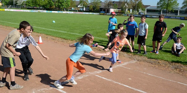 VR-Leichtathletik-Talentiade in Wyhl: Stabwechsel beim Staffellauf.  | Foto: Roland Vitt