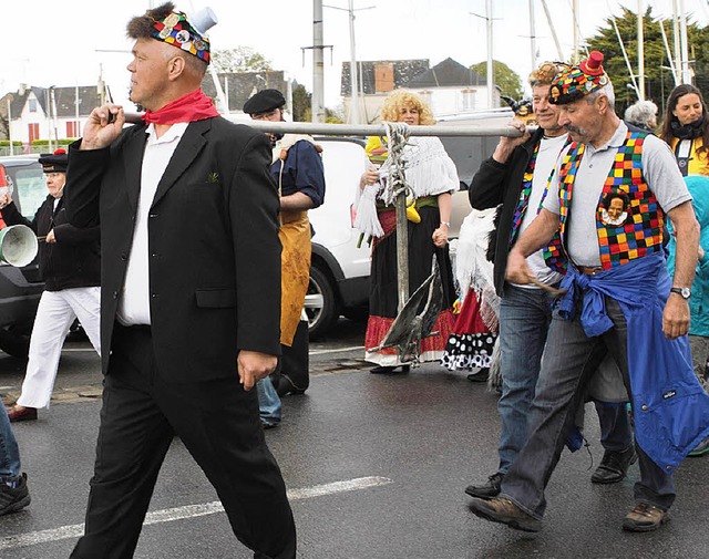 Die Laufenburger hatten kurzerhand ein...tzung der Tambouren  durch Le Croisic.  | Foto: BZ